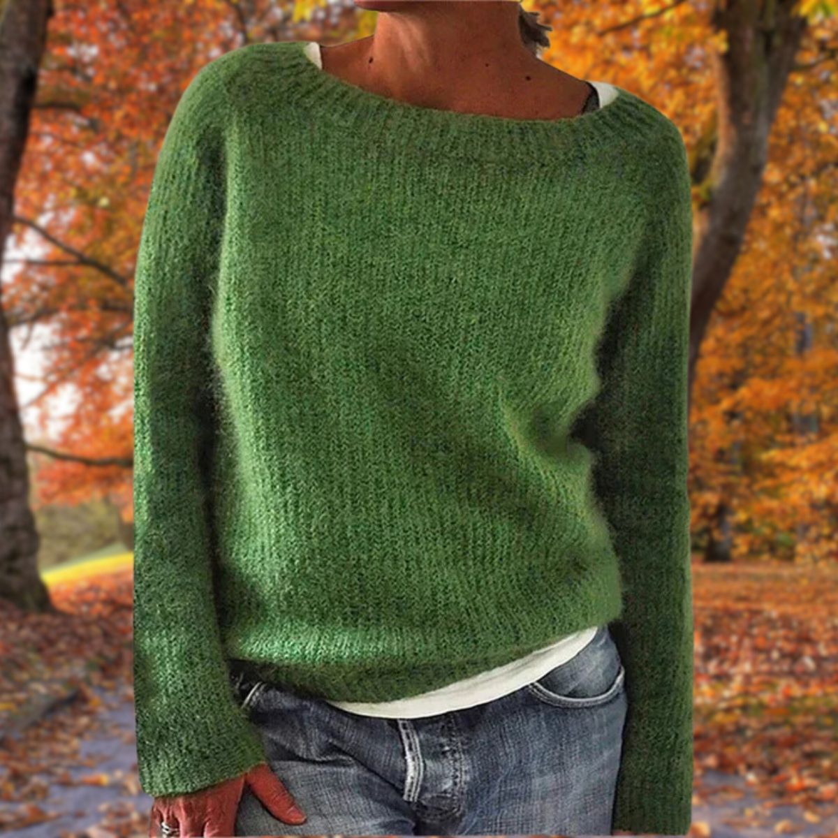 Emily | Klasikinis Elegantiškas Megztinis" can be rewritten as "Emily | Classic Elegant Sweater.