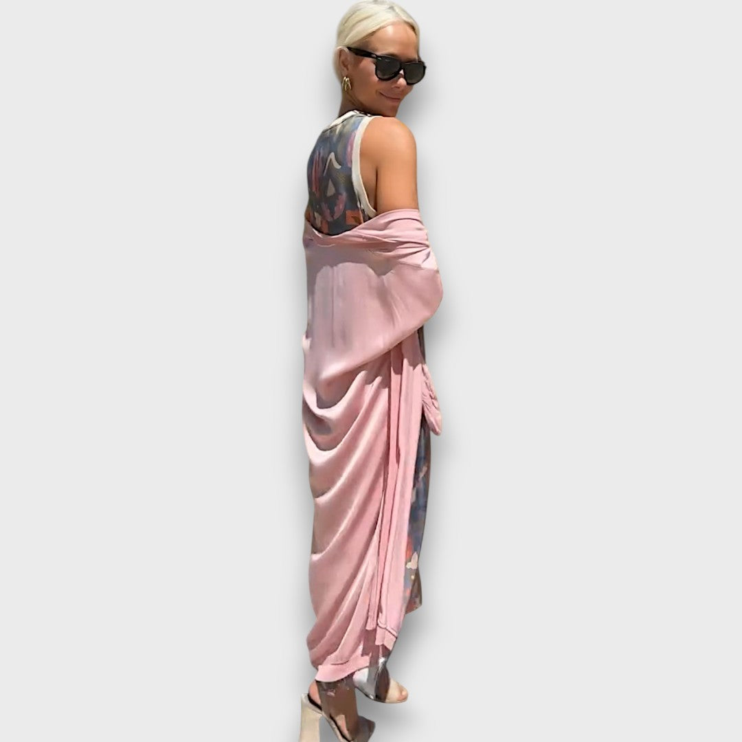 Elveria - Maxi suknelė su kardiganu" can be rewritten as "Elveria - Maxi Dress with Cardigan.