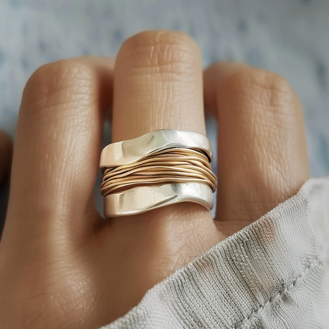 Beau – Sidabrinis Žiedas su Auksinėmis Gyslomis