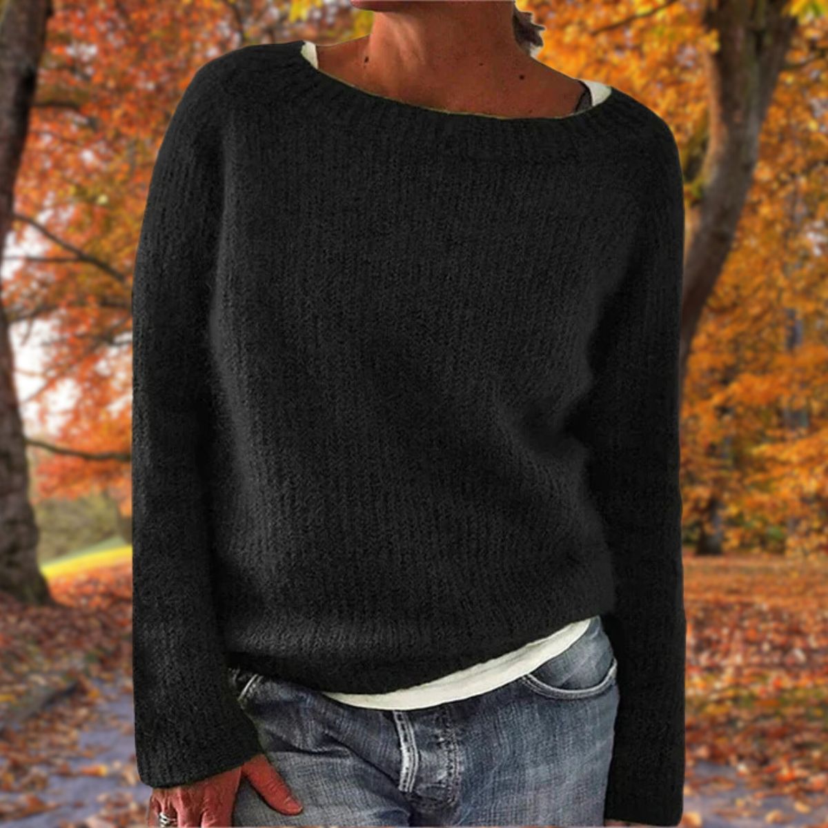 Emily | Klasikinis Elegantiškas Megztinis" can be rewritten as "Emily | Classic Elegant Sweater.