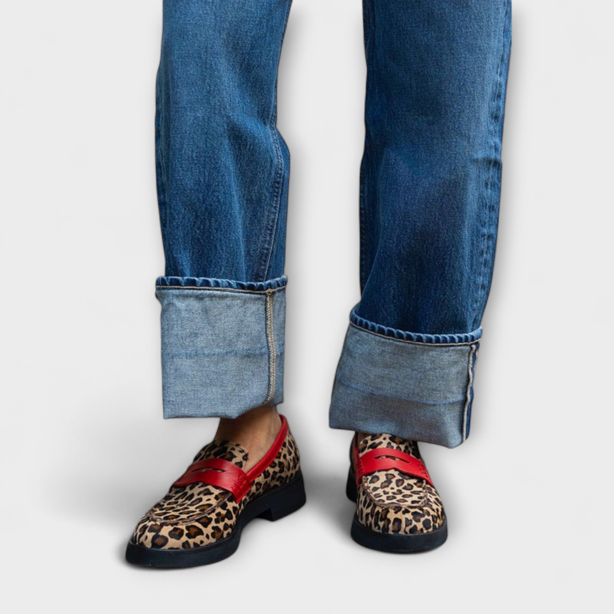 Liora – Leopardų Raštas su Apvalia Nosi