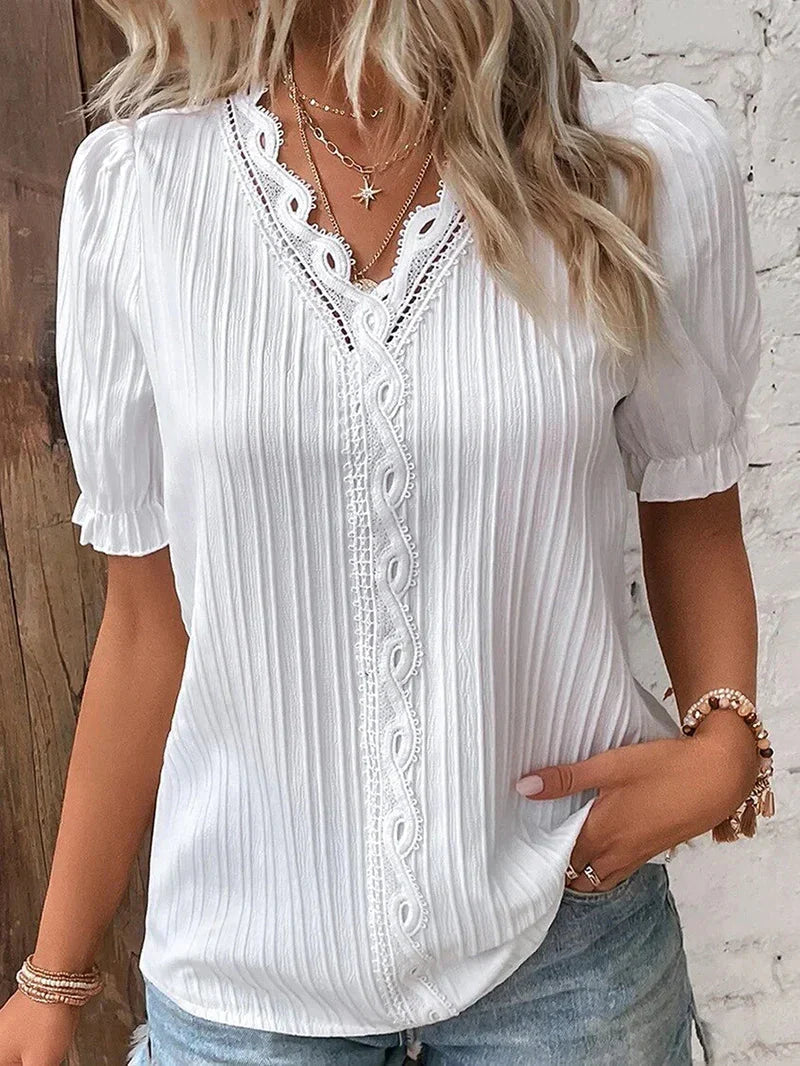 Bea | Charmanti Blouse with Elegant Accents