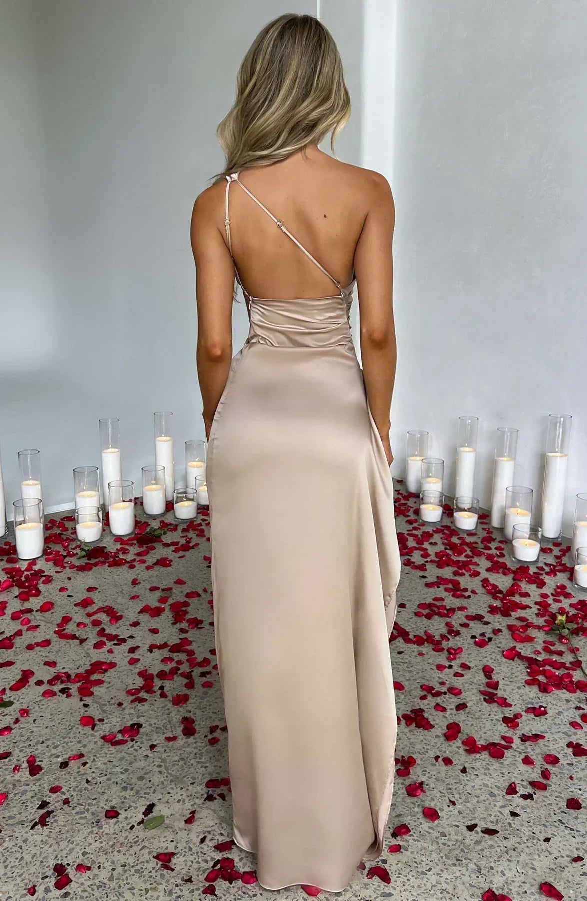 Elegantiška Rožinė Maxi Suknelė
