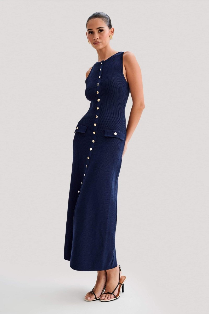 Sofia Be Rankovių Megztas Maxi Suknelė" could be rewritten as "Sofia Sleeveless Knit Maxi Dress.